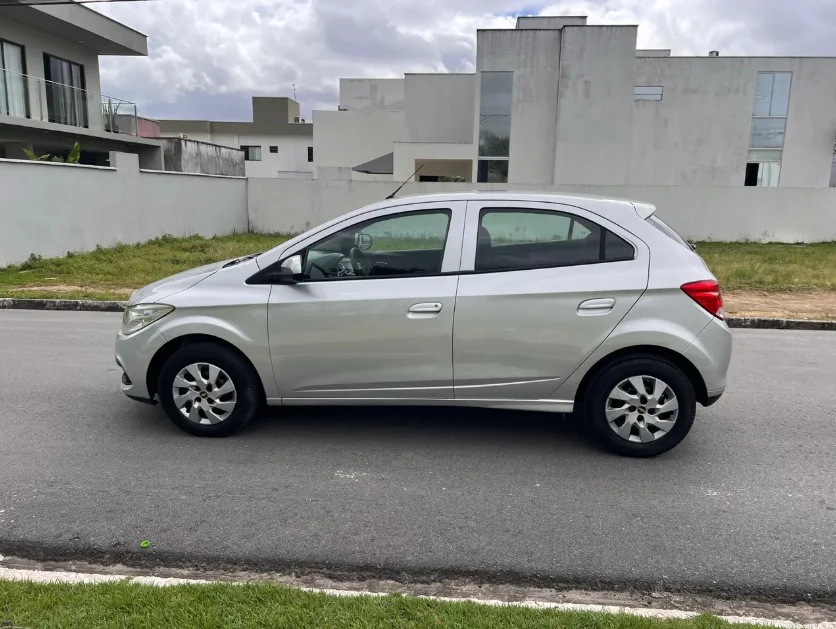 Onix Hatch LT 1.0 8V Flex Power — foto 7