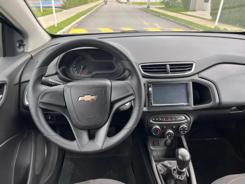 Onix Hatch LT 1.0 8V Flex Power — foto 3