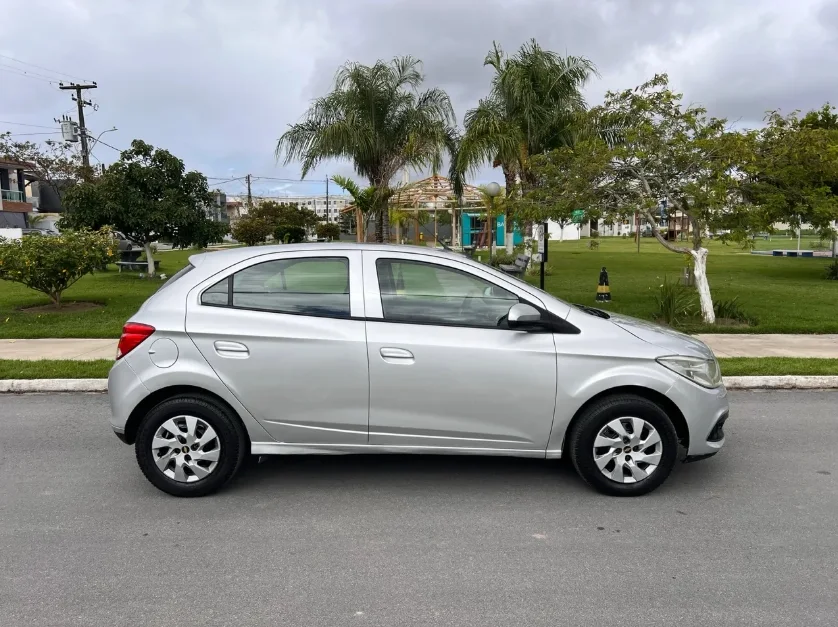 Onix Hatch LT 1.0 8V Flex Power — foto 6