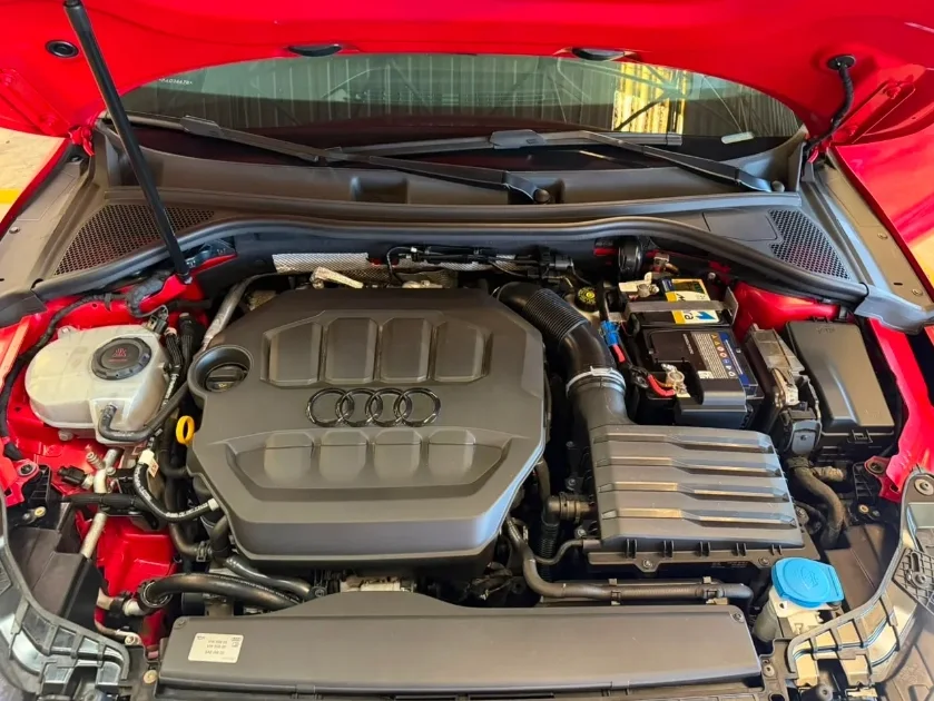 Audi A3 Sed. Perform. Black 2.0 TFSI S-tronic 2023 — foto 2