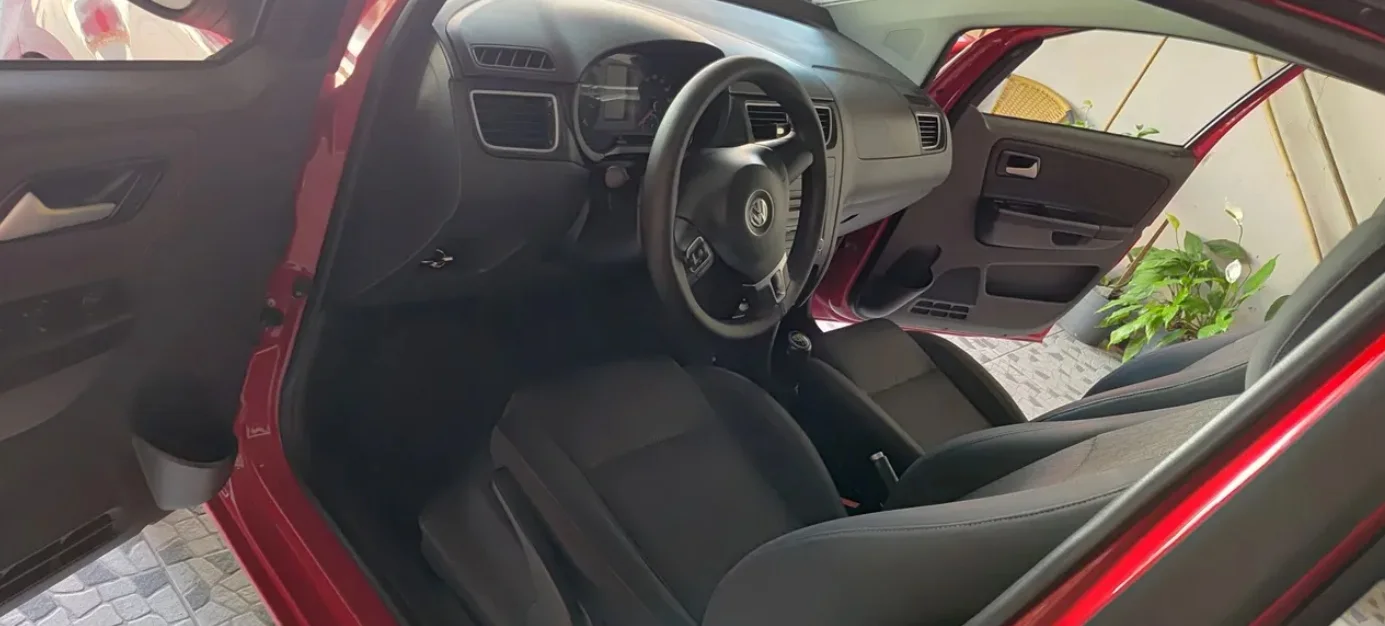 Volkswagen Fox 1.0 MI Total Flex 8V 5P 2013 — foto 3
